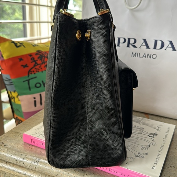 ✨Authentic Prada Saffiano Lux Metropolis/Black Gold Metal/ Excellent Condition - Picture 9 of 16